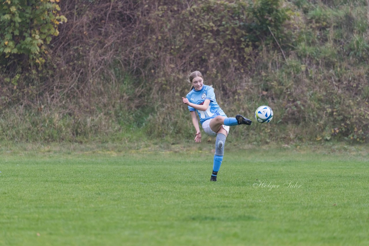 Bild 154 - wBJ TuS Tensfeld - SV Fortuna St. Juergen